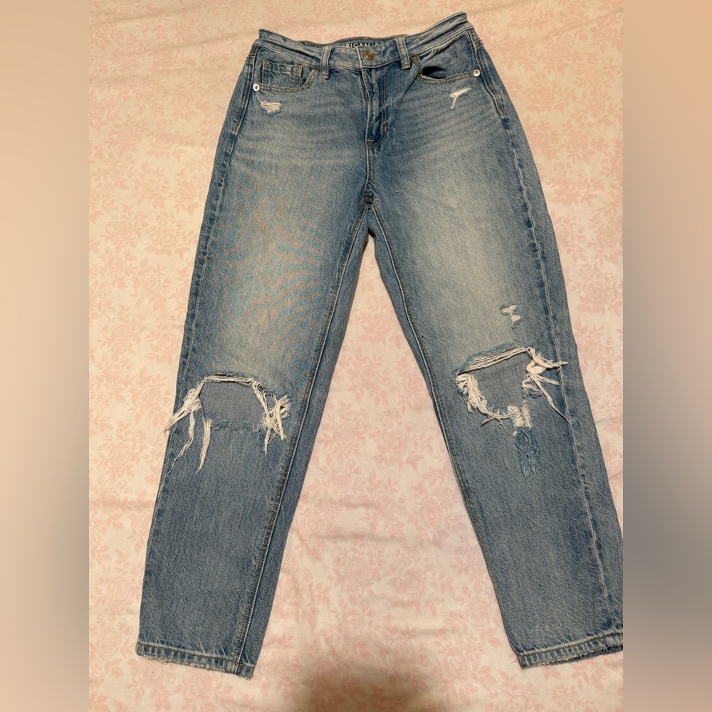 American Eagle Outfitters Light Blue Distressed Boyfriend Jeans